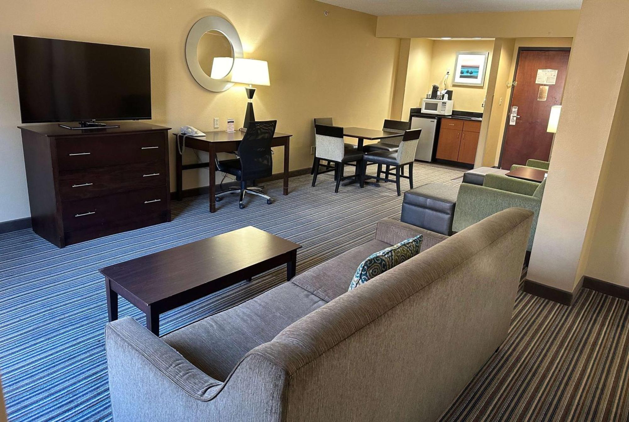 Wingate By Wyndham Harrisburg Near Hershey Exterior photo